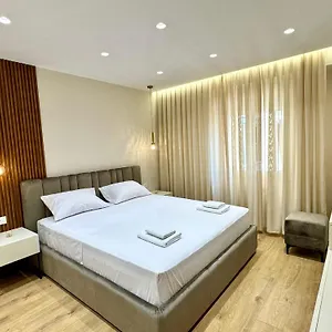 Hotel E&r At Myslym Shyri, Tirana
